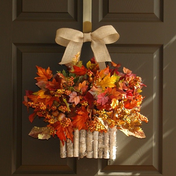 beautiful front door decoration idea autumn leaves