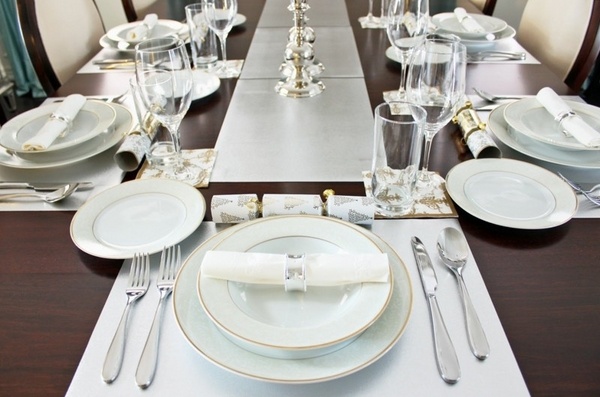  elegant table setting white silver placemat