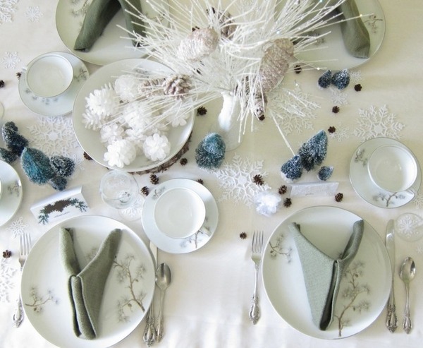 Christmas table-decorations modern decor white centerpiece snowflakes