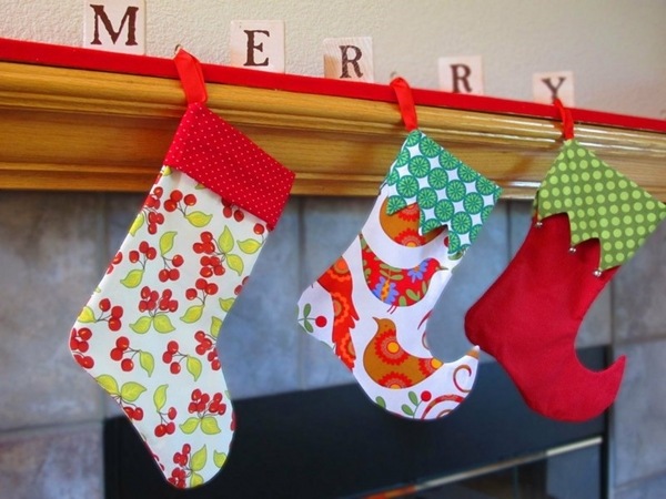 colorful christmas stockings DIY mantel decoration ideas