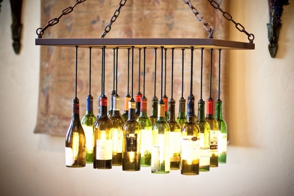 upcycling bottle chandelier DIY