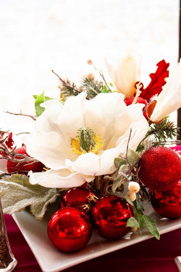 elegant christmas centerpiece design idea white ceramic tray white flowers 