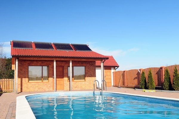 how does solar heater work pool systems