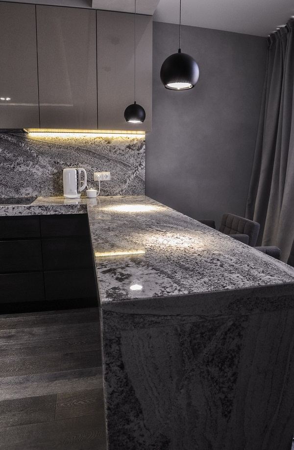 kitchen-design-gray-granite-countertops-black-pendant-lighting-fixtures