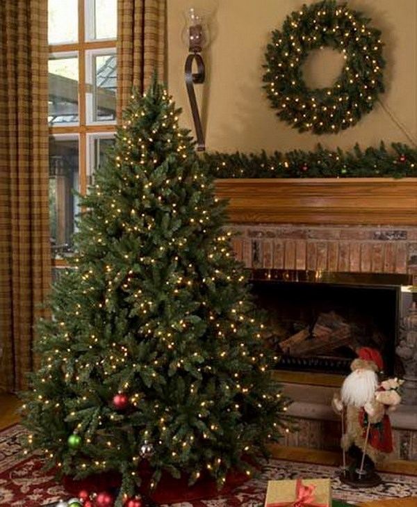 living room Christmas decor ideas christmas tree fireplace decor garland 