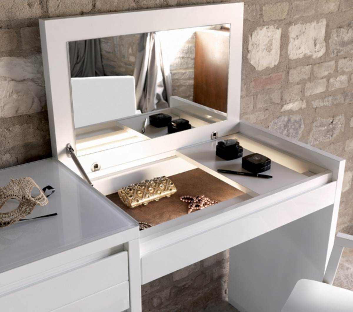 Modern Vanity Table With Mirror In The Bedroom 20 Awesome Ideas