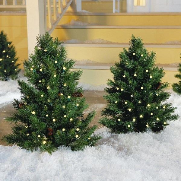 pre lit mini Christmas trees garden decoration ideas