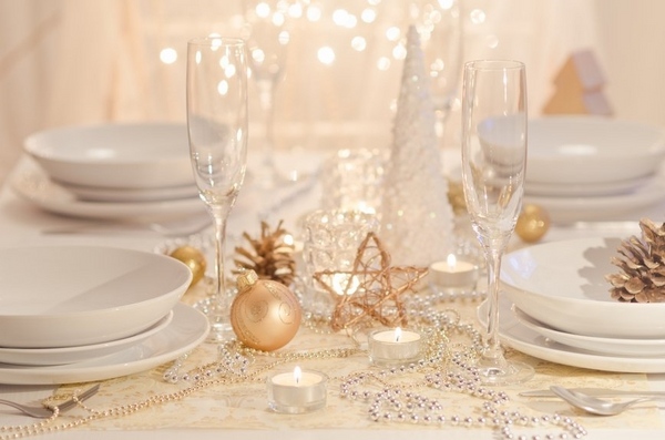 simple gold Christmas elegant table ideas