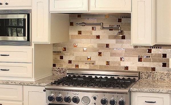 travertine glass tile accents beige cabinets