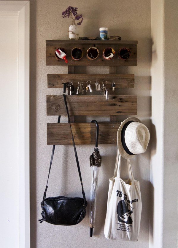 wall mounted coat rack natural wood DIY idea palette wood