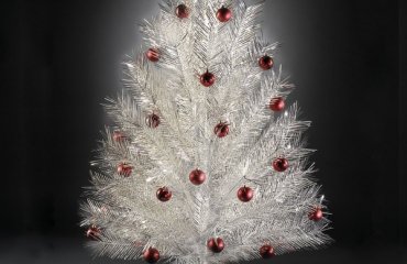 20-silver-Christmas-trees-ideas-aluminum-christmas-tree-vintage-decorating-ideas