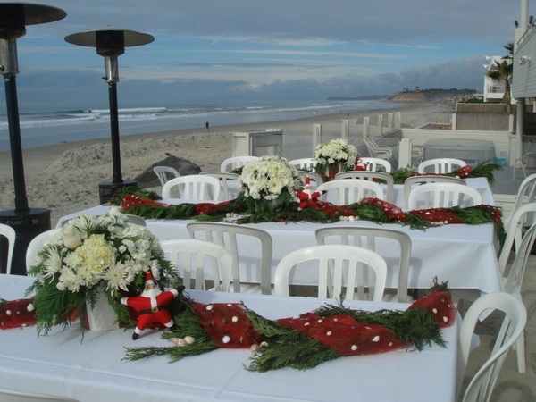 Christmas beach ideas festive table setting