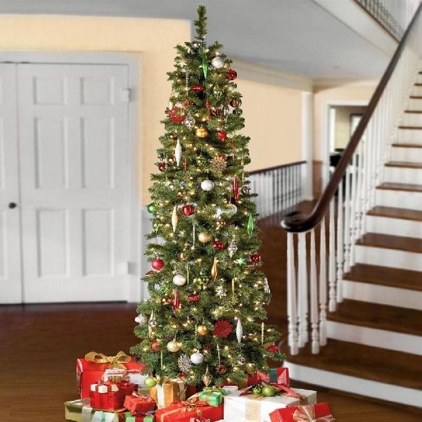 Christmas-window-decoration-ideas-hallway-decoration-ideas-traditional-colors