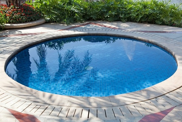 Small inground pools small patio landscape ideas 