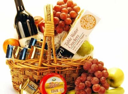 christmas-gift-basket-ideas-fruit-wine-cheese-gourmet-basket