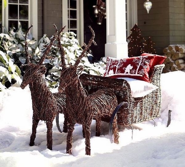 outdoor decoration ideas reindeer sleigh 