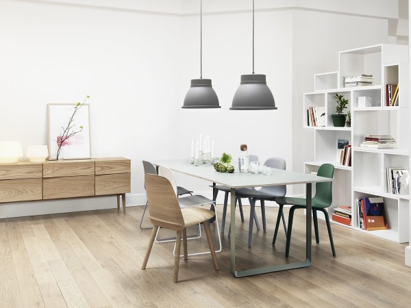 dining-room-decor-scandinavia-style-natural-wood flooring white shelves