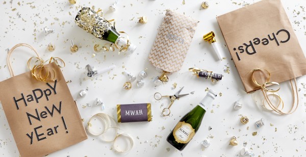 easy creative DIY New Years Eve party favors gift bags 