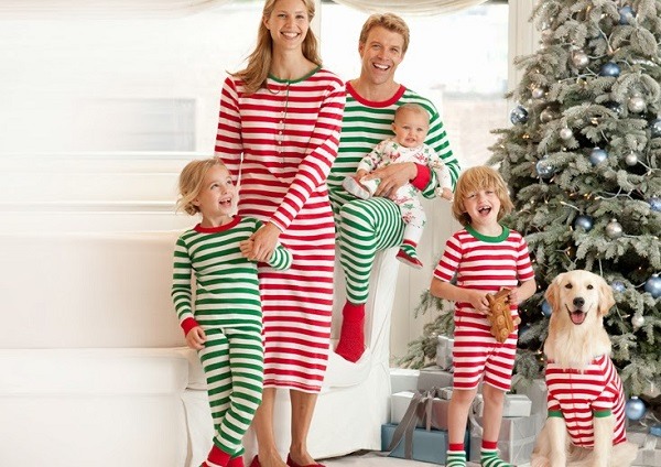 fun family photos elf costumes