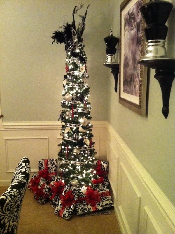 how-to-decorate-pencil-christmas-tree-dining-room-christmas-decoration-ideas