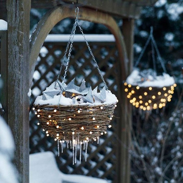 outdoor-christmas-lantern-lights-garden-decorating-ideas-yard-decorations