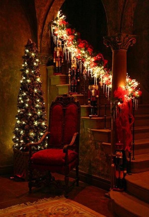 pencil-christmas-tree-hallway-decoration-ideas-pre-lit-christmas-trees