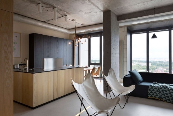 penthouse-interior-industrial-decor concrete columns ceiling