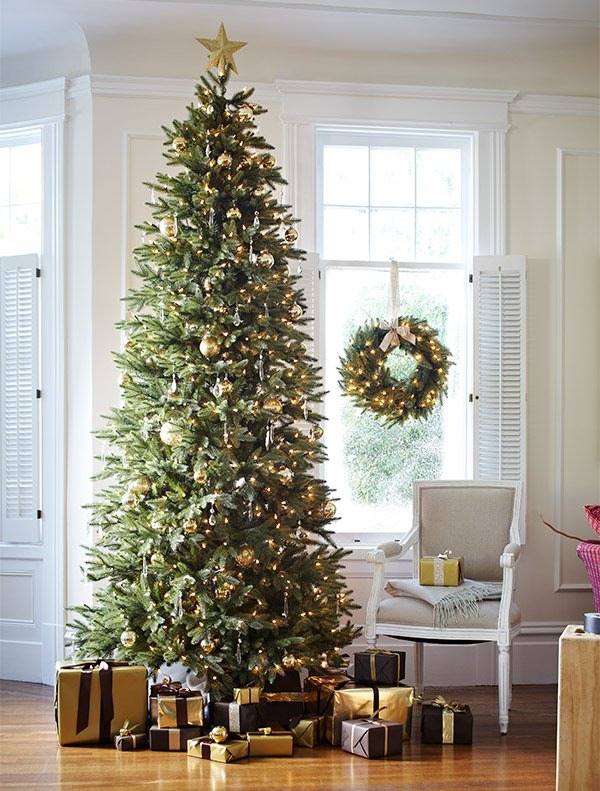 slim-christmas-tree-ideas-home-decoration-ideas-gold ornaments star topper
