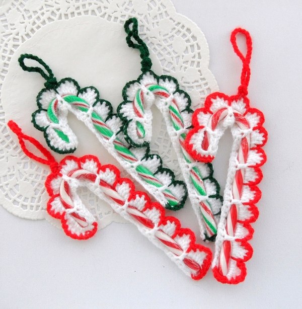 Crochet tree decorations traditional colors candy canes