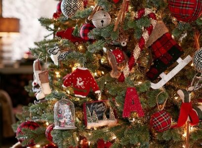 Pottery-barn-Christmas-decoration-Christmas-tree-ornaments-festive-home-decor