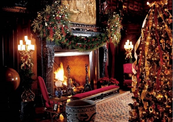 classic Christmas decoration ideas firelace mantel 
