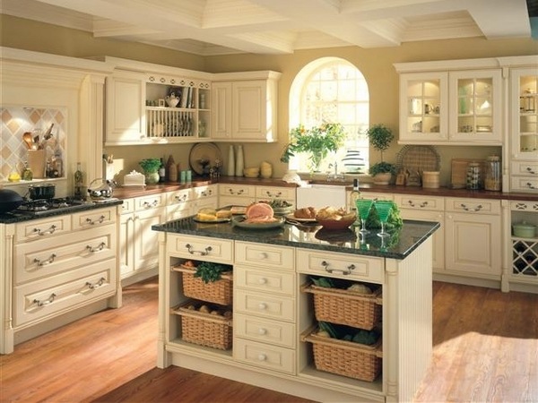 elegant-kitchens-cream-cabinets-black-countertops-wood-floor