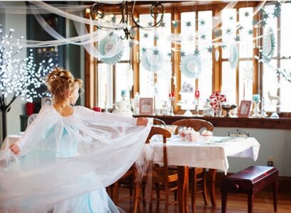 frozen-christmas-decorations-frozen-home-decor-ideas-kids-party-theme-ideas