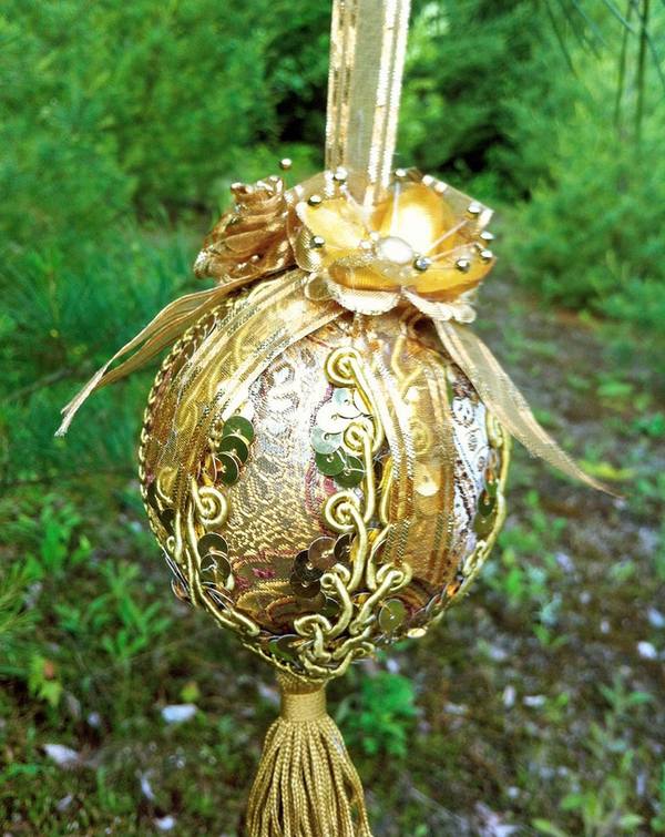 golden brocade tree ornaments 
