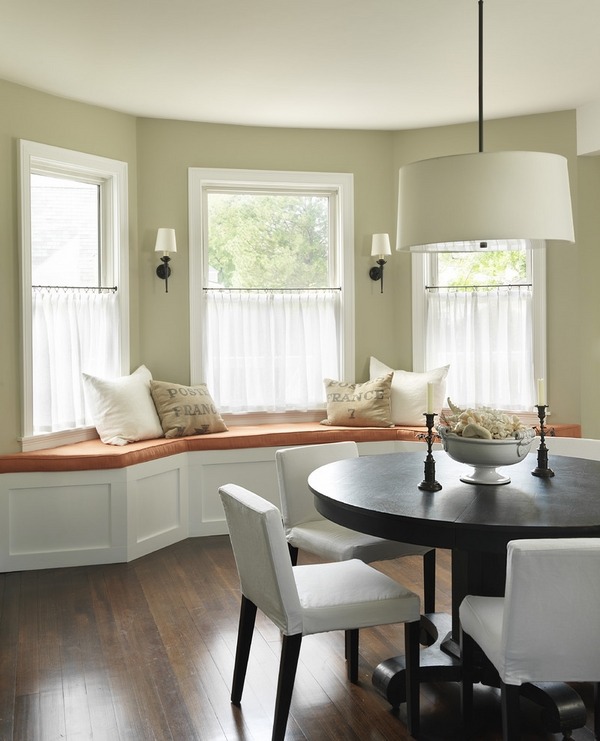 green-checked-curtains-dining-room-bay-window-with-cafe-curtains