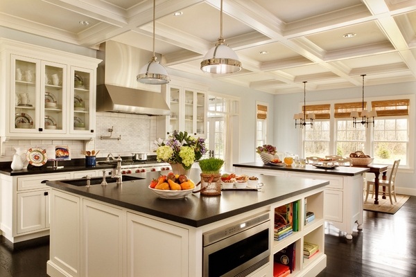 modern-kitchen-ideas-cream-kitchen-cabinets-black-countertops-dark-floor