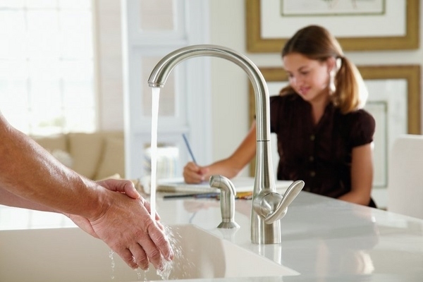 moen-faucets-kitchen-sink-faucets-modern-design 