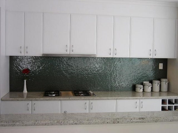 textured splashback modern small 