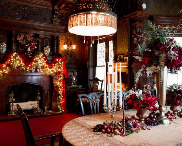victorian-christmas-decorations-fireplace-decoration-table-centerpiece