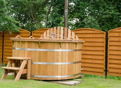 wood-fired-hot-tub-design-ideas-outdoor-hot-tub-wood