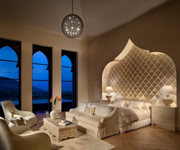 Elegant-modern-Moroccan-bedroom-ideas-integrated-lighting-white-furniture