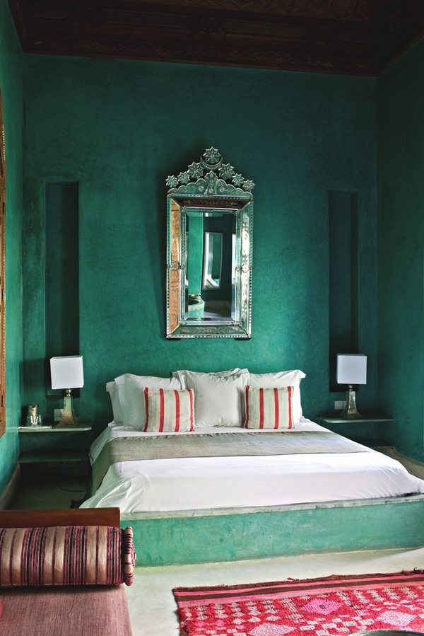 Moroccan bedroom decorationg ideas green wall color moroccan carpet
