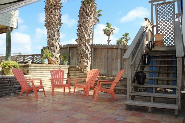 backyard decor ideas retaining wall outdoor furniture
