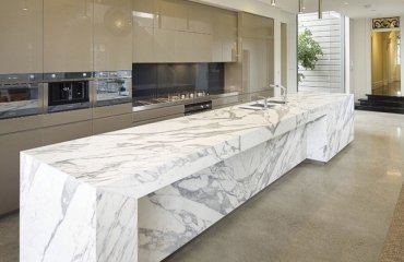 calacatta-marble-countertop-ideas-contemporary-kitchen-island