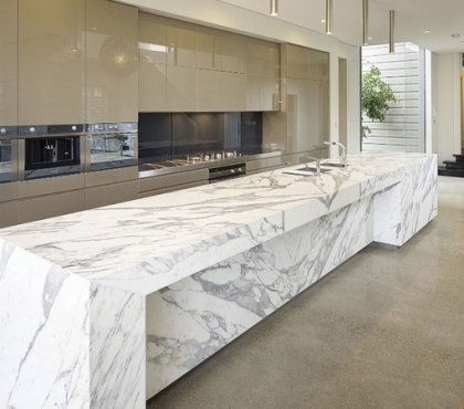 calacatta-marble-countertop-ideas-contemporary-kitchen-island