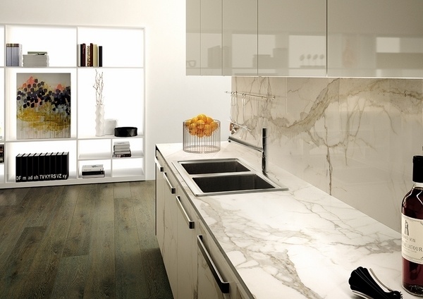 calacatta-marble-countertops-white-cabinets-gloss-finish-stylish-kitchen-ideas