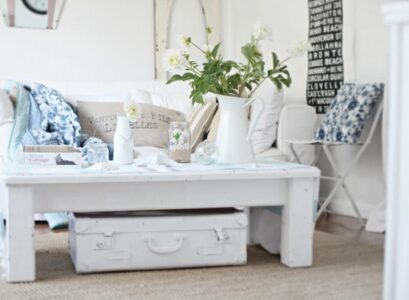 coastal-decor-ideas-living-room-design-ideas-white-furniture-natural-matrials