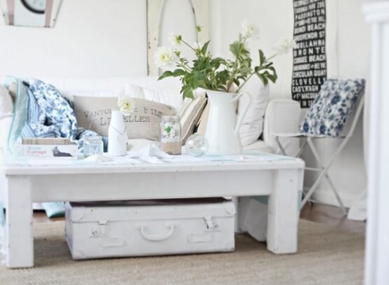 coastal-decor-ideas-living-room-design-ideas-white-furniture-natural-matrials