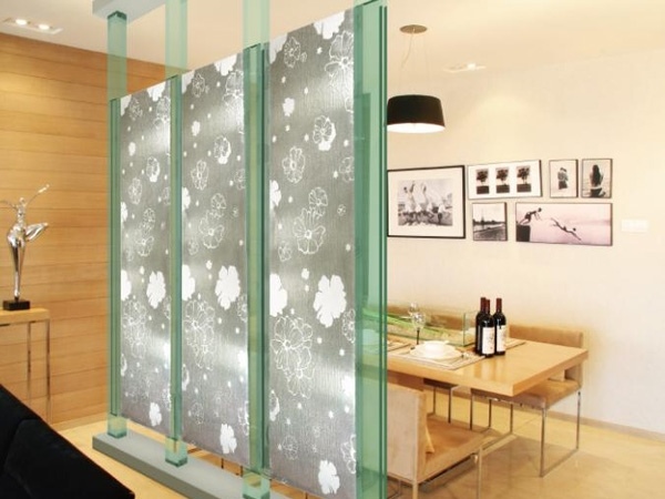 glass partitions dining room ideas