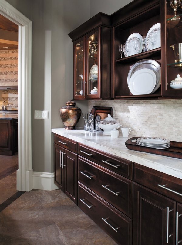 gorgeous-butlers-pantry-ideas dark wood cabinets white countertop